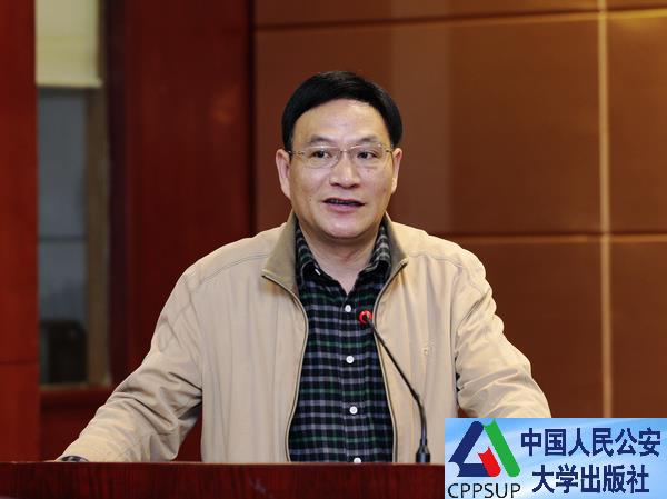 按住Ctrl键+鼠标滚轮缩放